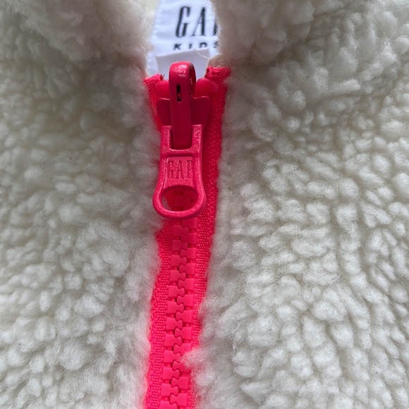 Gap Kids Fleece Vest - Picture 3 of 4